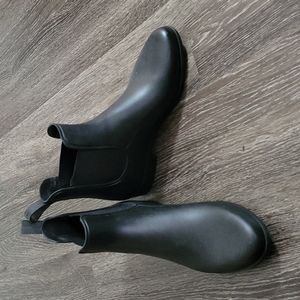 Black ankle length rain boots